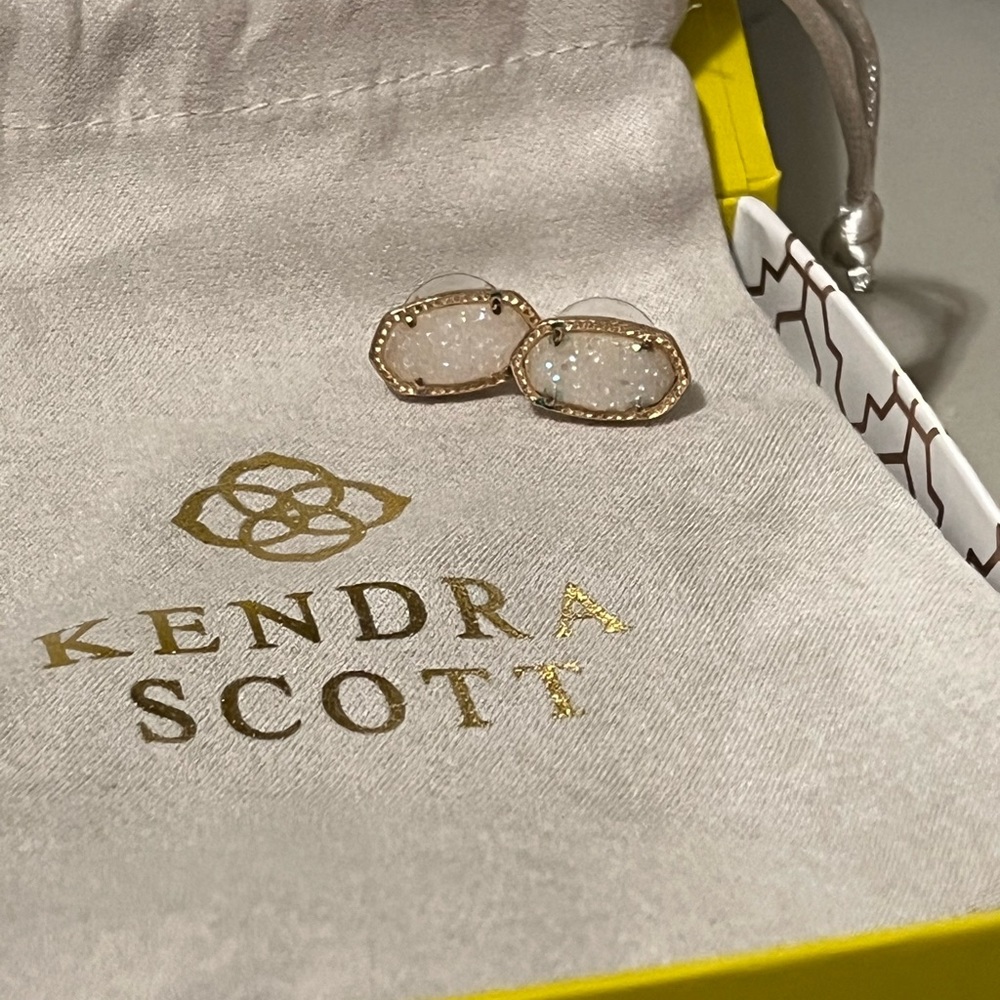 Kendra Scott studs